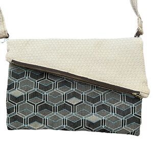 Gift of Hope crossbody (HAITI) NWOT quality handmade